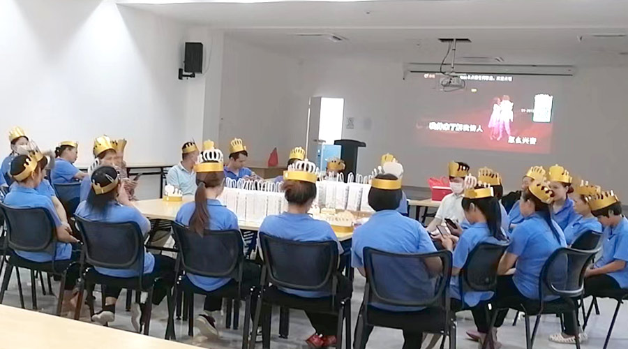 歡聚一堂 溫暖相伴！金環(huán)電器舉辦9月員工生日會