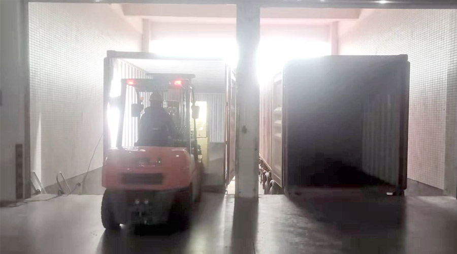 齊心協(xié)力為客戶！春節(jié)期間金環(huán)電器人員加班加點發(fā)貨